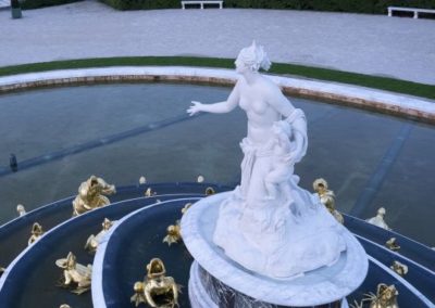 Réalisation à base de résine poudre de marbre - groupe sculpté Latone Versailles