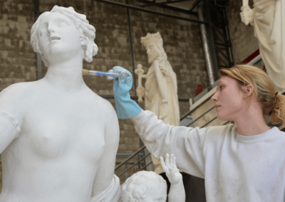 Finition du groupe sculpté Latone Versailles